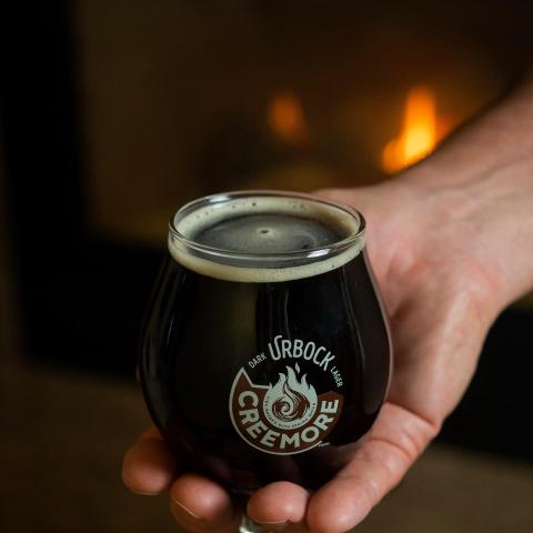Chill (out) for best results💤❄️🍺

.
.
#creemoresprings #creemore #community #ontario #canada #beerstagram #beerlover #beer #craftbeer #brew #brewery #instabeer #localbeer #beerlovers #canadianmade #proudlycanadian #cheers #fireplace #urbock #cozy