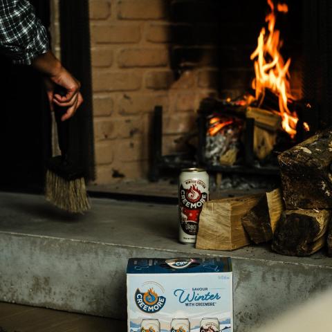 The weather outside is frightful, but the fire and urBock are so delightful🎶🔥🍺 
.
.
.
#creemoresprings #creemore #ontario #canada #beerstagram #beerlover #beer #craftbeer #brew #instabeer #localbeer #beerlovers #canadianmade #proudlycanadian #cheers #brewery