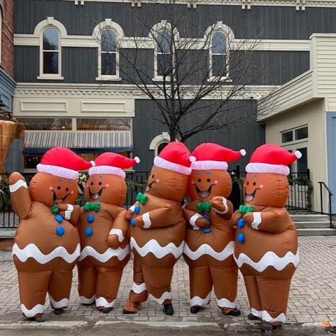 Creemore Springs is spreading holiday cheer at the Stayner and Creemore Christmas Parades on December 2nd!🎄

Let’s make it a memorable season together!🍺

.
.
.
#creemoresprings #creemore #ontario #canada #beerstagram #beerlover #beer #craftbeer #brew #instabeer #localbeer #beerlovers #canadianmade #proudlycanadian #cheers #brewery