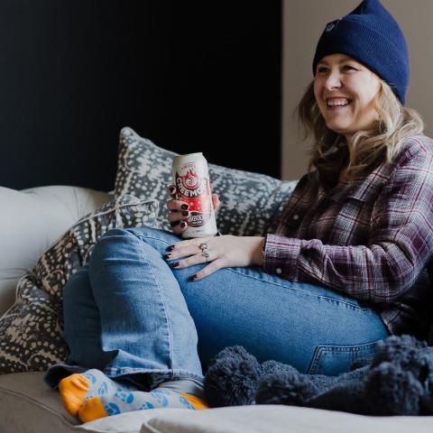 Creemore beanie on and sipping urBock - that’s how you winter in style! ❄️

Reminder: Free Delivery of Merch and Beer within our delivery zones on orders of $35 or more🍺

.
.
.
#creemoresprings #creemore #ontario #canada #beerstagram #beerlover #beer #brew #instabeer #localbeer #beerlovers #canadianmade #proudlycanadian #cheers #brewery